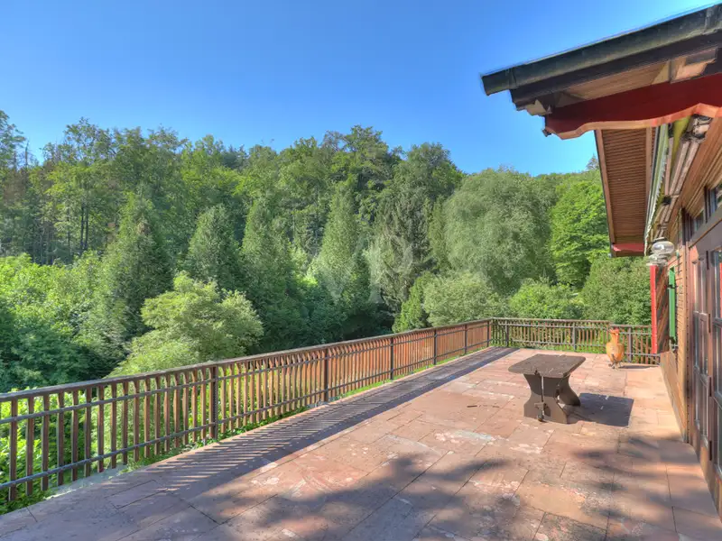 Spacious 34,000 M² Stud Farm Property with Main House, Pool, and Guest Accommodations