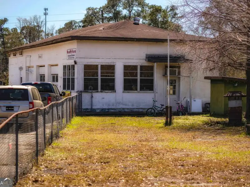 4-acre Commercial Property with Historic Fire Museum on Us Hwy 17, Woodbine