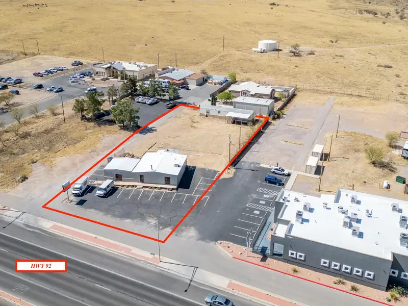 Versatile Commercial Property at High-traffic Intersection, Ideal for Business or Residence