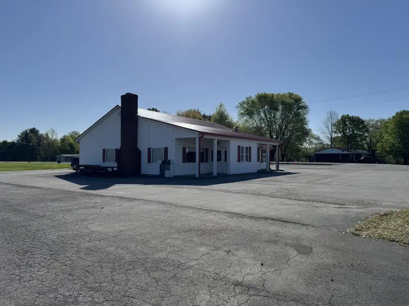 Established Family Restaurant with Drive-thru Near Lake Cumberland Marina