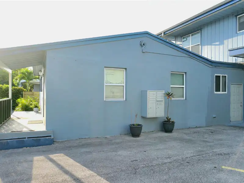 Turnkey Multifamily Investment: 8 Furnished Studios & 2/2 Apartment Near Las Olas