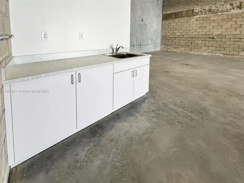 New 2,640 Sq. Ft. Warehouse in Homestead, Fl - Ideal for Storage and Business Operations