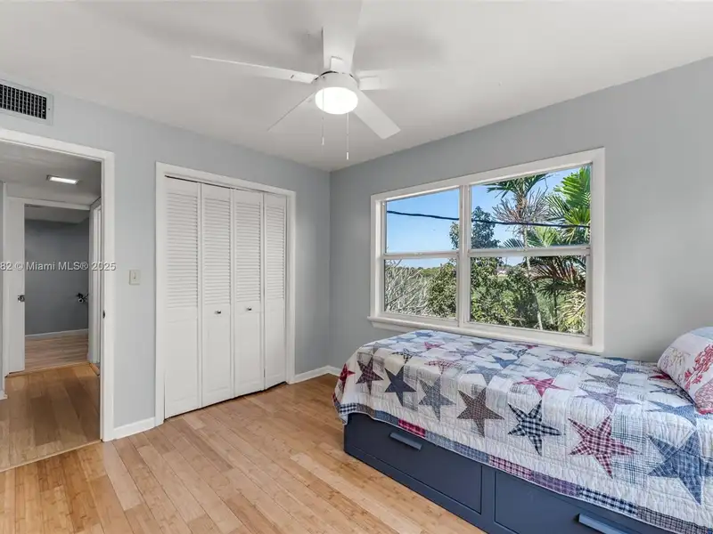 Remodeled 5-bedroom Home on 1 Acre in Redlands Near National Parks