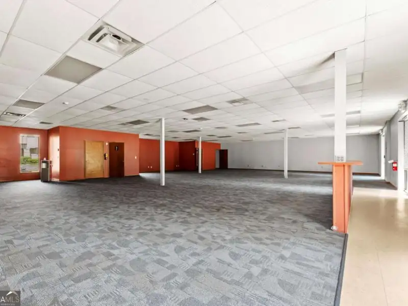 9,000 Sqft Industrial Building on 1.03 Acres in St. Marys, Ga