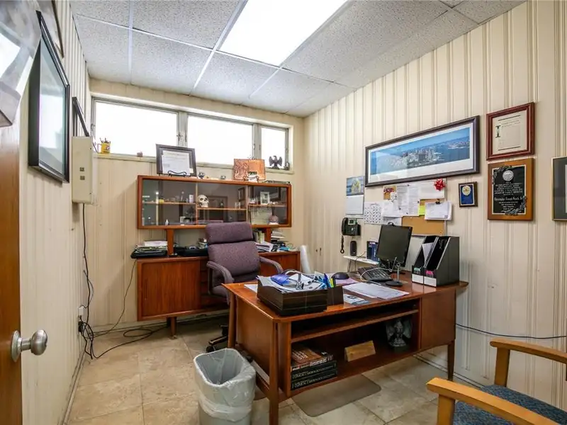 Medical Office Building for Sale in Prime Clermont Location with Ample Parking