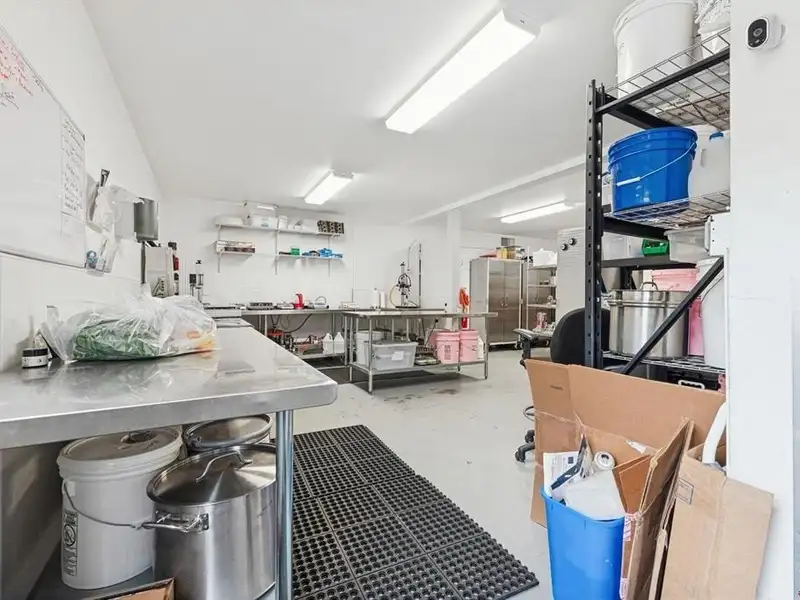 Industrial Office/warehouse Space in Bodo Park with On-site Parking and City Utilities