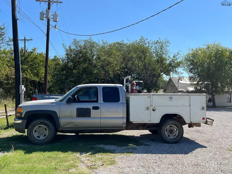 Turn-key Auto and Truck Service Business with Inventory and Equipment in Olney, Tx