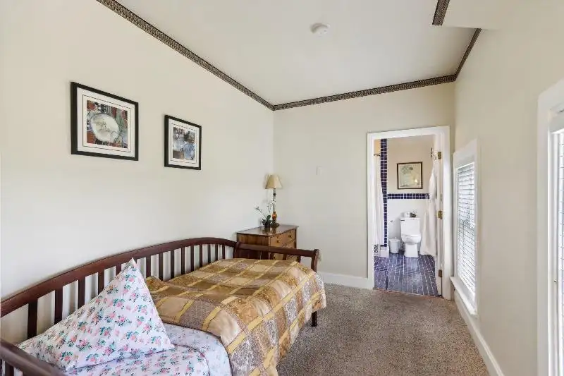 Historic Inn with Guest Suites and Motel Units in Wisconsin Dells