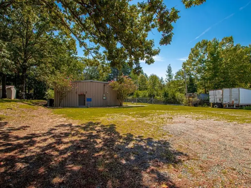 Office Space with Meeting Area, Kitchen, and Security Features in Convenient Location