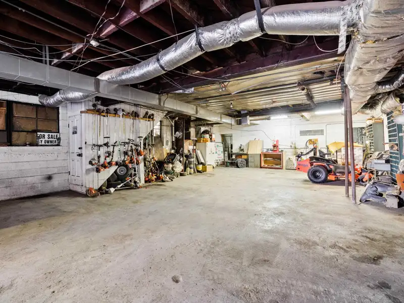 Versatile 9,940 Sq Ft Mixed-use Building on Congress Street, New Market, Shenandoah Valley