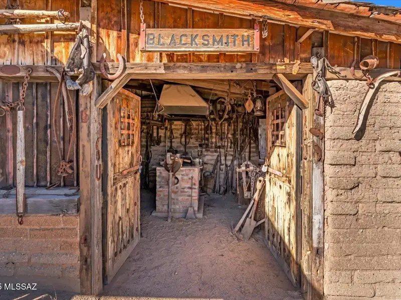 Gammons Gulch: Authentic Old West Movie Set and Museum Experience