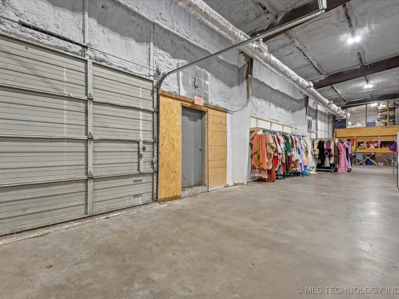 Climate-controlled Warehouse with 4,000+ Sq. Ft. in Convenient Location