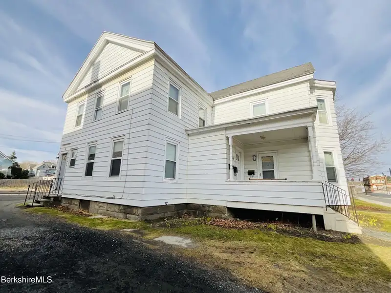 Charming Stone House Property in Desirable Location