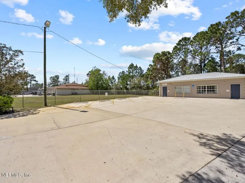 Commercial Building with Offices and Storage in St. Johns County, Ci Zoning