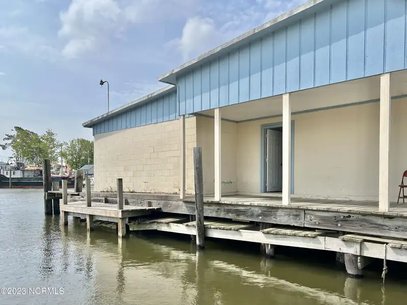 Prime Waterfront Mu-1 Development Opportunity in Historic Oriental, Nc with Deepwater Dockage