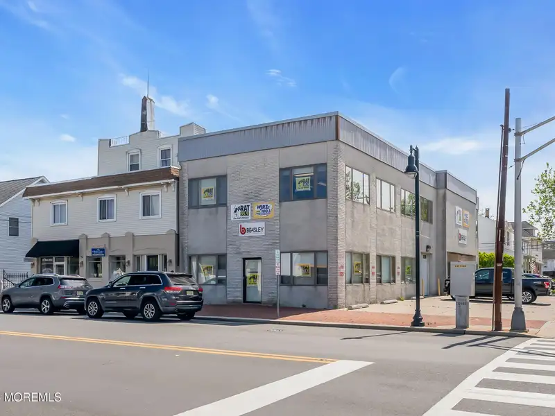 Versatile Commercial Lease in Prime Belmar Location, 5,000 Sq. Ft. Total Available