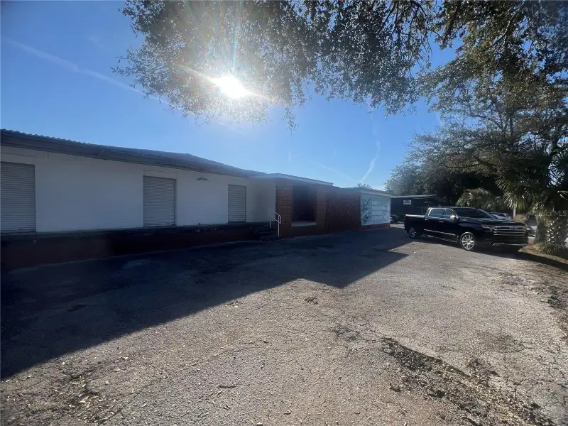 Income-producing Investment Property on South Main Street, 6.05 Acres with Diverse Tenants