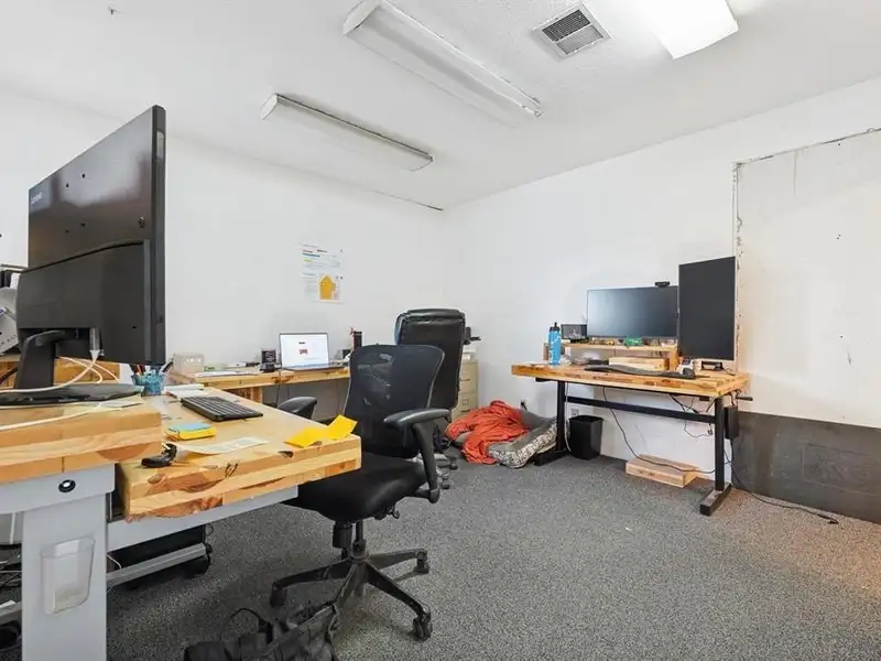 Industrial Office/warehouse Space in Bodo Park with On-site Parking and City Utilities