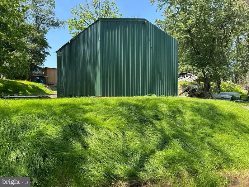 Versatile 4.5-acre Property on Bethlehem Pike with House, Barn, and Office Space