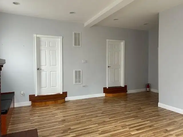 Versatile 750 Sq Ft Office Suite in Prime Village of Walden Location