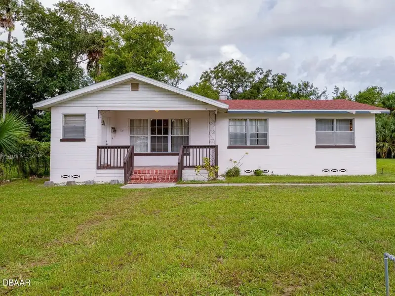 Versatile Single Family Home on 1/4 Acre in Sfr-5 Zoning