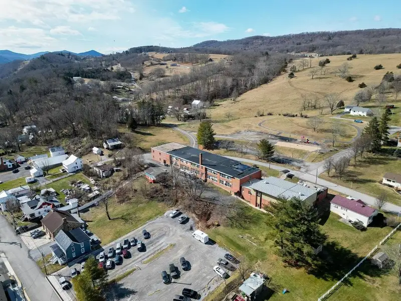 Expansive 44,962 Sf Property on 5 Acres in Historic Franklin - Versatile Development Opportunity