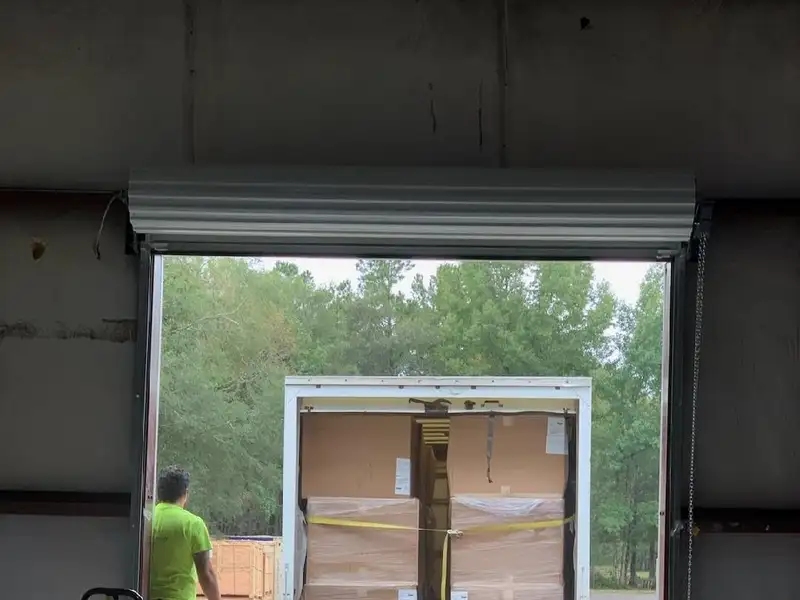 Two Warehouse Spaces for Lease in Ridgeland Near I-95 and Downtown