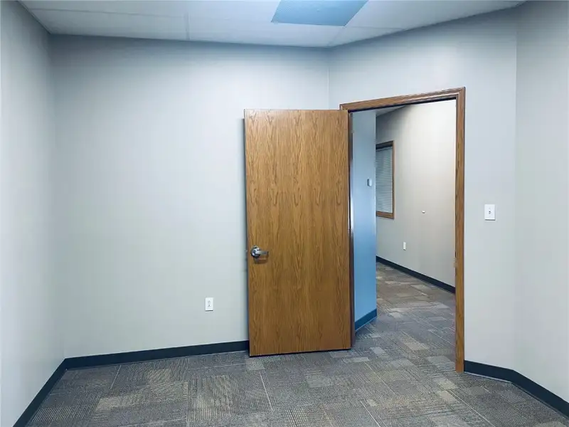 Office Space for Lease in Hiawatha, 1,815 Rsf, Near I-380 Exit
