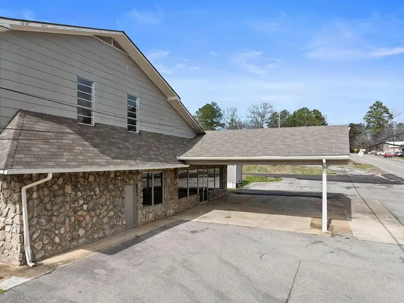 Versatile 8,370 Sqft Property with Storage and Kitchen Near Interstate