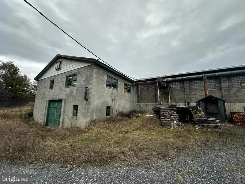 Historic Commercial Building on 2.4 Acres Near C&o Canal, Ideal for Restaurant or Brewery