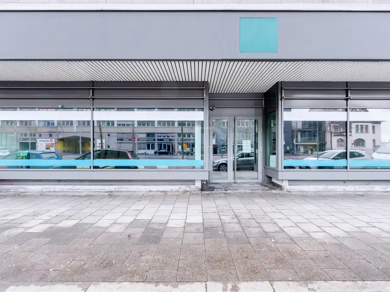 Versatile Commercial Retail Space for Sale in Prime Location with Excellent Accessibility