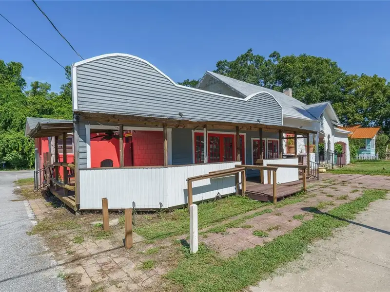 Distinctive Commercial Property in Historic Uptown Mount Dora with Flexible Layout