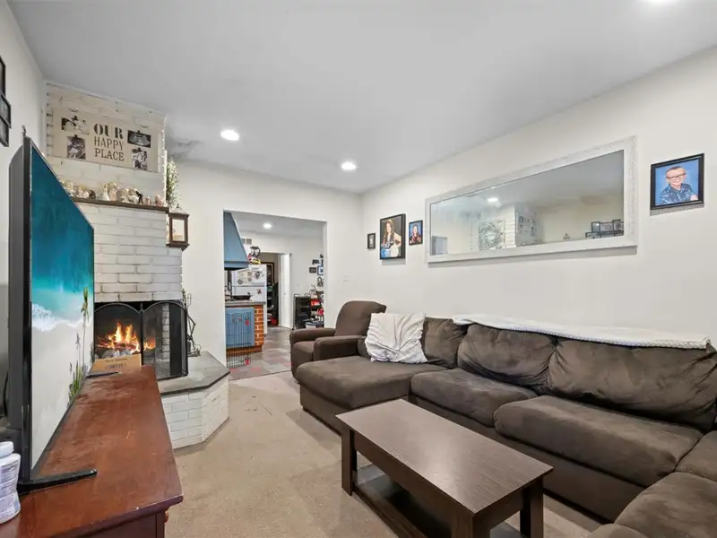 Unique Multi-use Property with Dental Practice and 2+ Bedroom Apartment in Prime Location