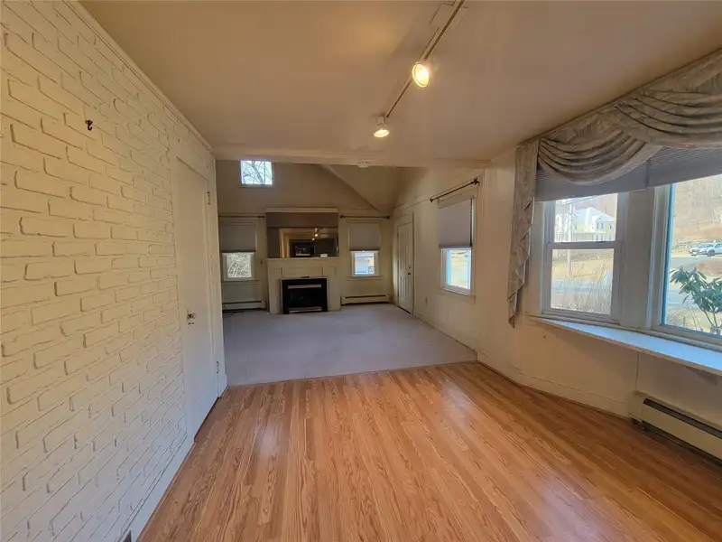 Mixed-use Property in Prime Location with Residential and Commercial Potential