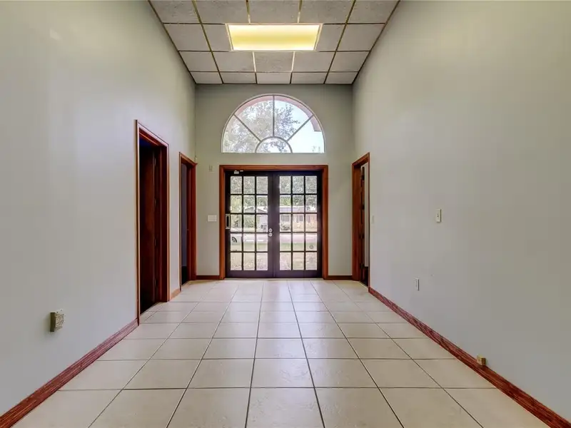 Professional Office Building in Central St. Petersburg with Flexible Layout and Parking
