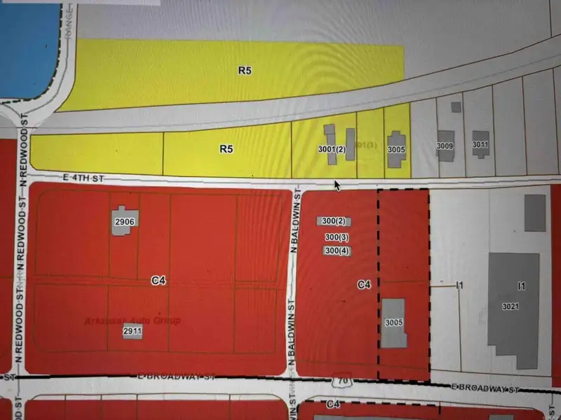 Mobile Home Park with 4 Trailers in North Little Rock, C4 Zoning