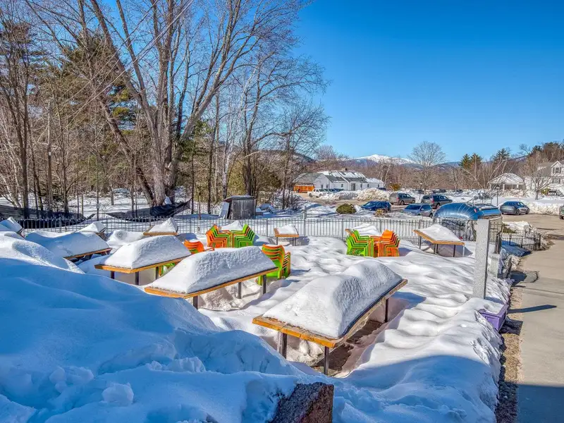 Multi-use Property with Restaurant, Brewery, and Guest Rooms Near Mt. Washington