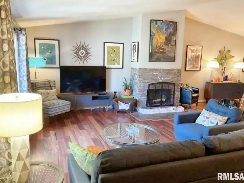 Versatile C-1 Zoned Property with 4 Bedrooms in Northwest Peoria Corner Lot