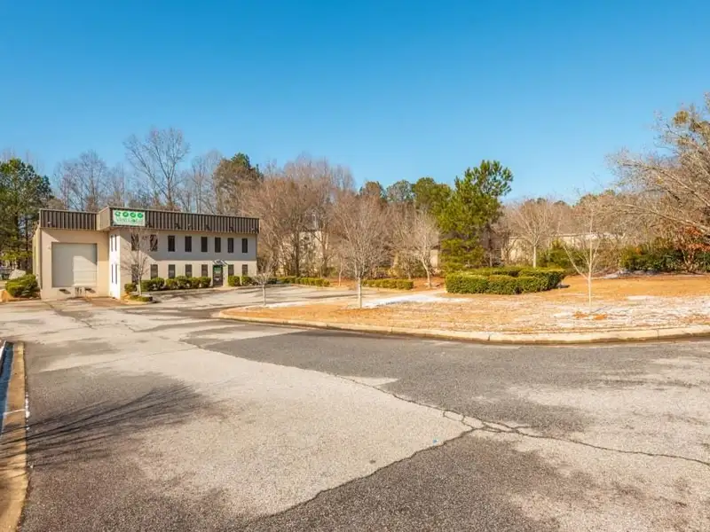 Professional Office Space for Lease in Fayetteville with Three Private Offices