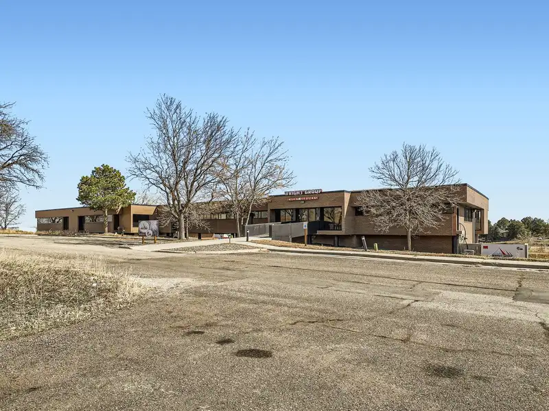 Modern Office/warehouse for Lease in Prime Golden Location with Outdoor Patio and Flexible Layout