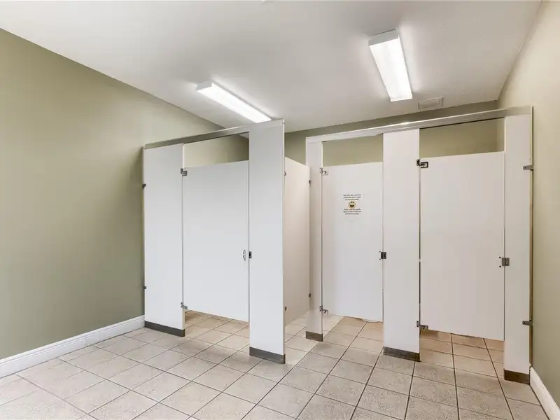 Commercial Investment Property in Gainesville, Fl with Long-term Tenant and Expansion Lot
