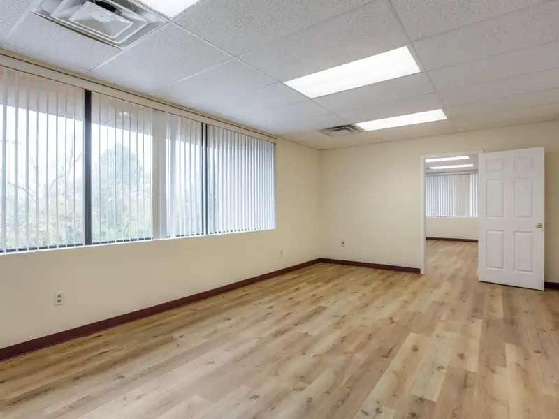 Cleveland, Tn Office Suites for Lease - Newly Remodeled, 2,400 & 2,164 Sq Ft