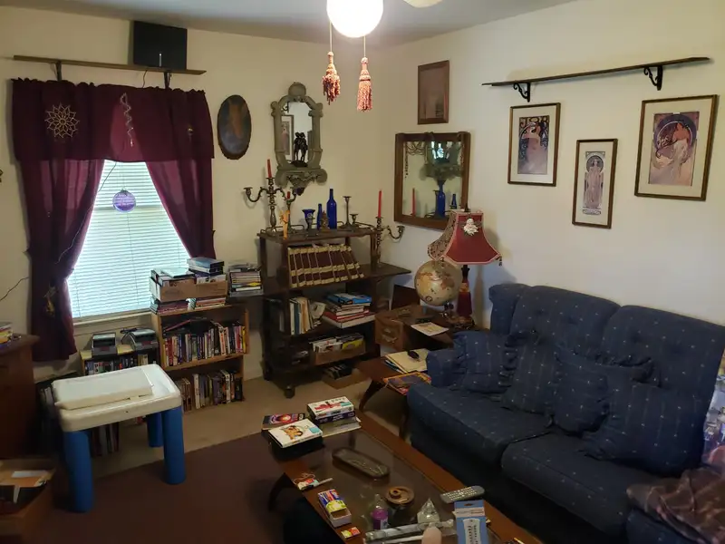 Versatile Retail Gift Shop and Cottages on 7.95 Acres with Mountain Views
