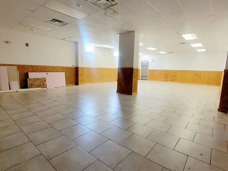 High Traffic Retail Space for Lease in Fair Haven - 1400 Sqft Open Area