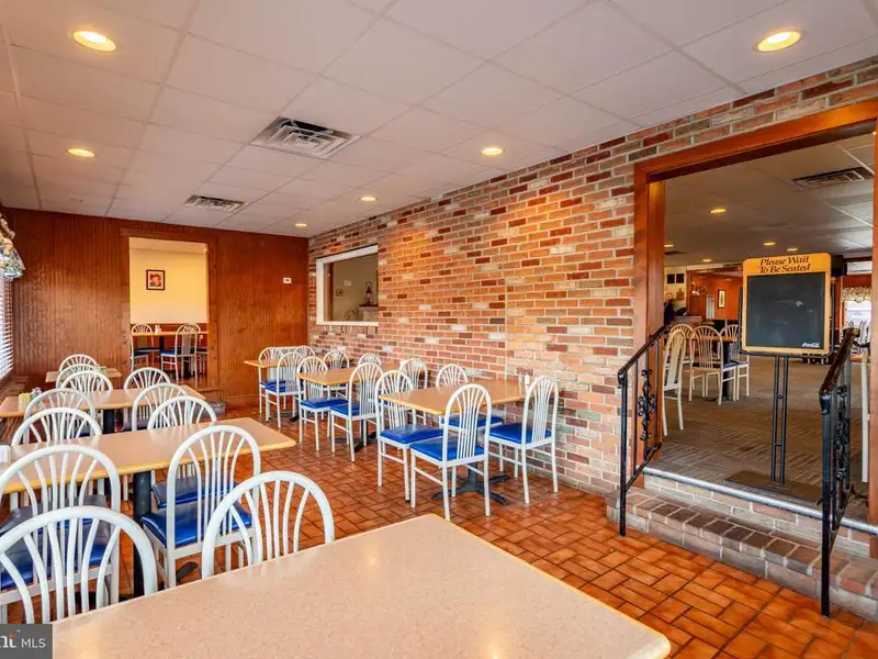 Established Restaurant with Commercial Kitchen and 120+ Seating in Hardy County