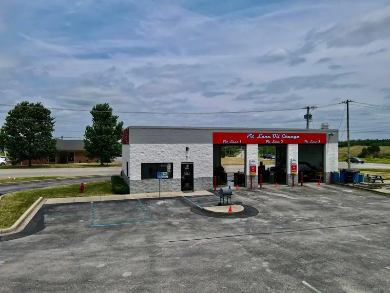High-traffic B-3 Zoned Commercial Property on Lexington Rd. with Automotive Facility