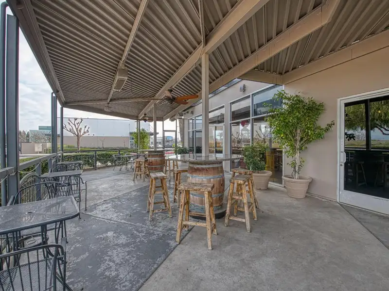 Restaurant Location for Sale with Equipment, Lease Transfer, and License in Palm & Nees Ave