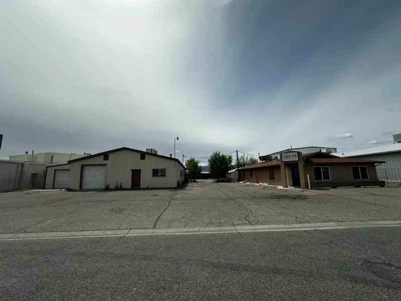 Warehouse and Office Space with Gated Yard in Prime Location