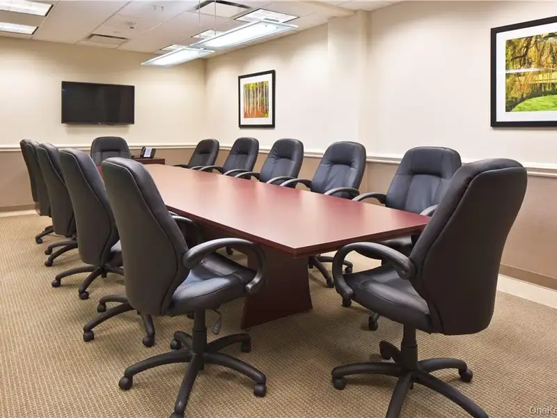Professional Office Suites in Downtown White Plains - Flexible Terms and Convenient Access
