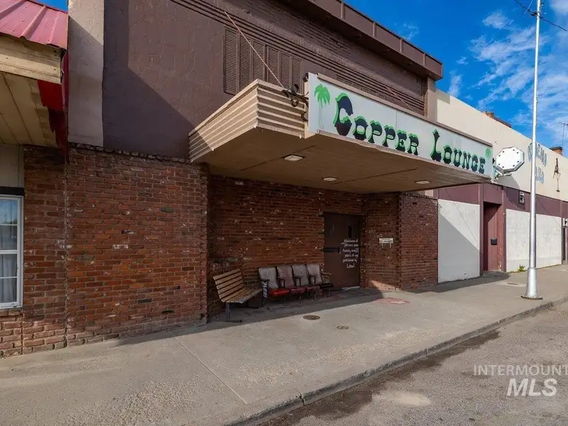 Updated Tavern with Liquor License in Historic Downtown Weiser